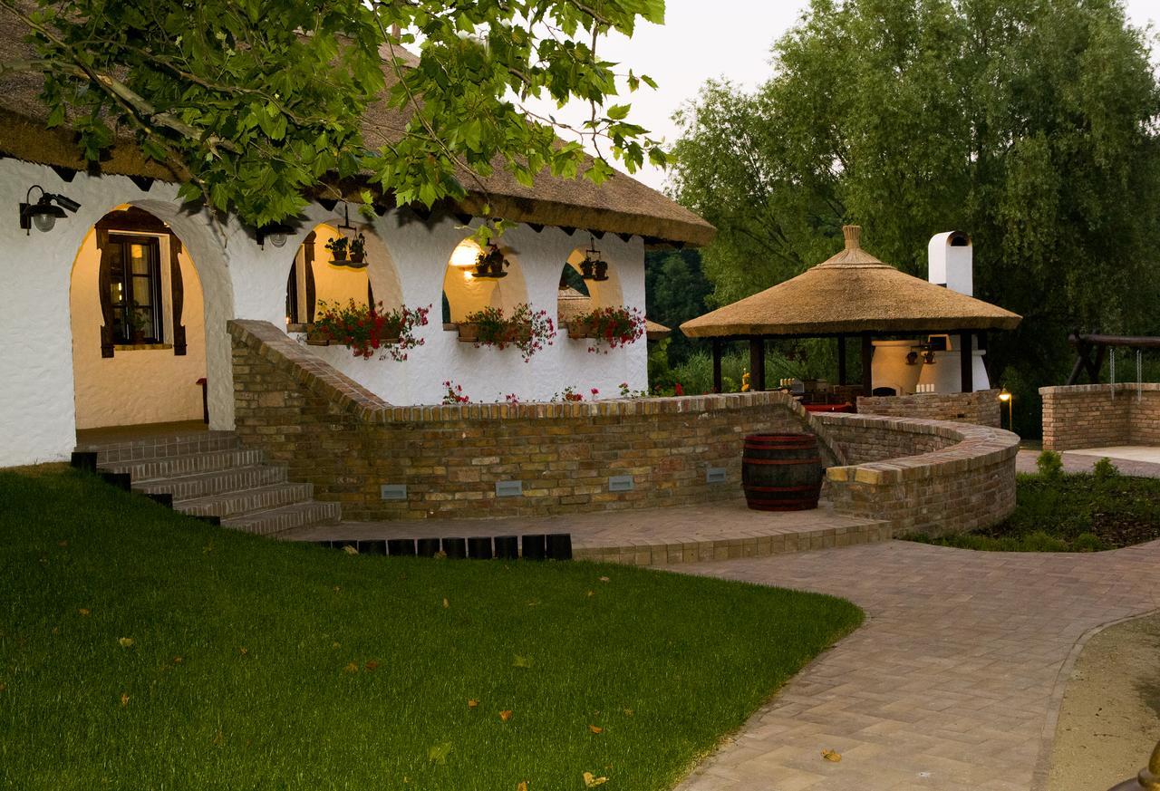 Sari Udvar Дунакилити Экстерьер фото